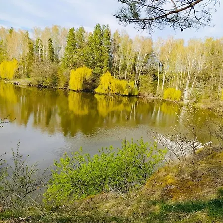Mazanka Ua Під Вишнею Унікальний Будинок На Березі Річки Ilkivka Exterior photo